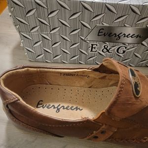 E & G Size 9 Brown